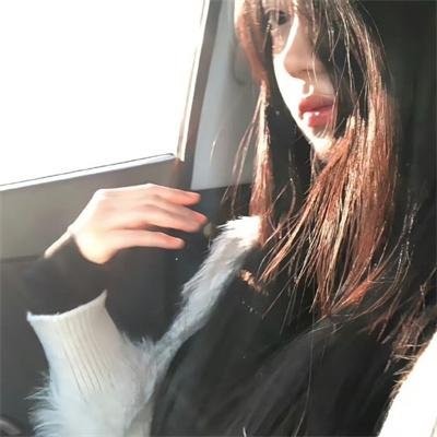 想踢沉迷男的女人